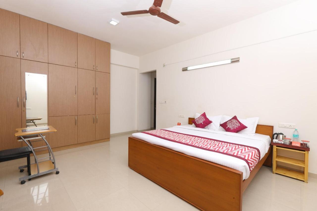 Oyo 6954 The Lawns Oragadam Hotel Luaran gambar
