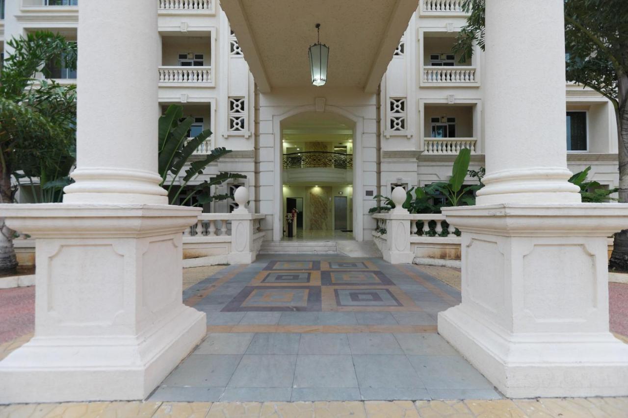 Oyo 6954 The Lawns Oragadam Hotel Luaran gambar