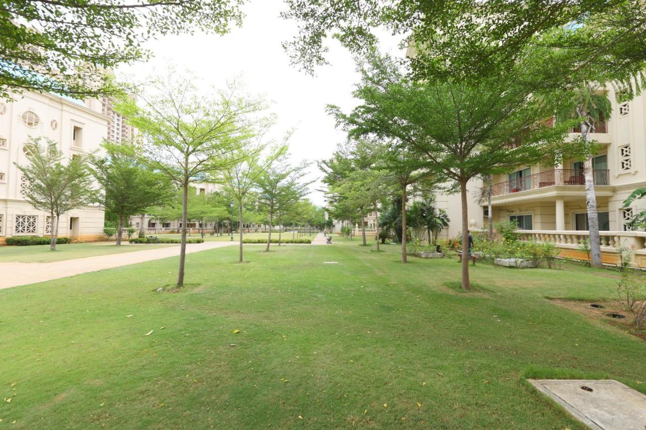 Oyo 6954 The Lawns Oragadam Hotel Luaran gambar