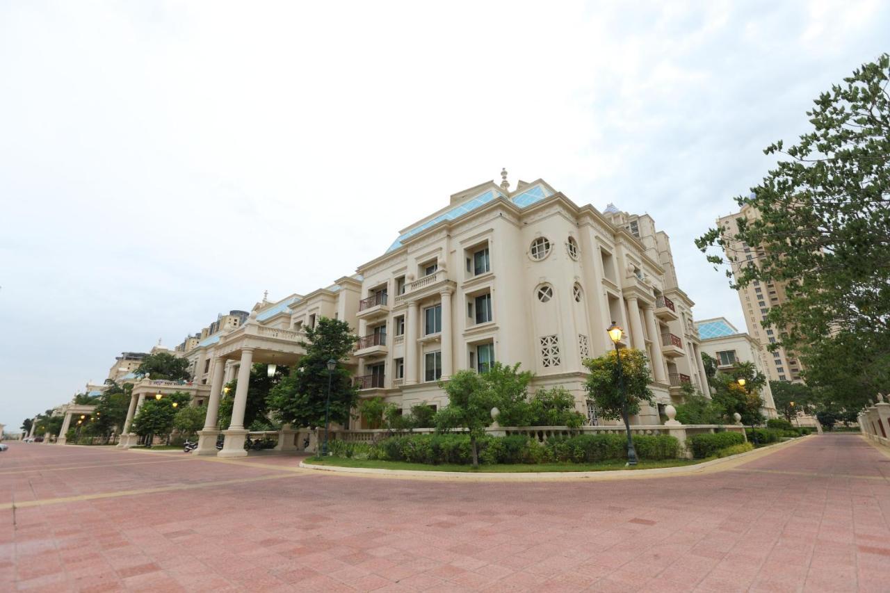 Oyo 6954 The Lawns Oragadam Hotel Luaran gambar