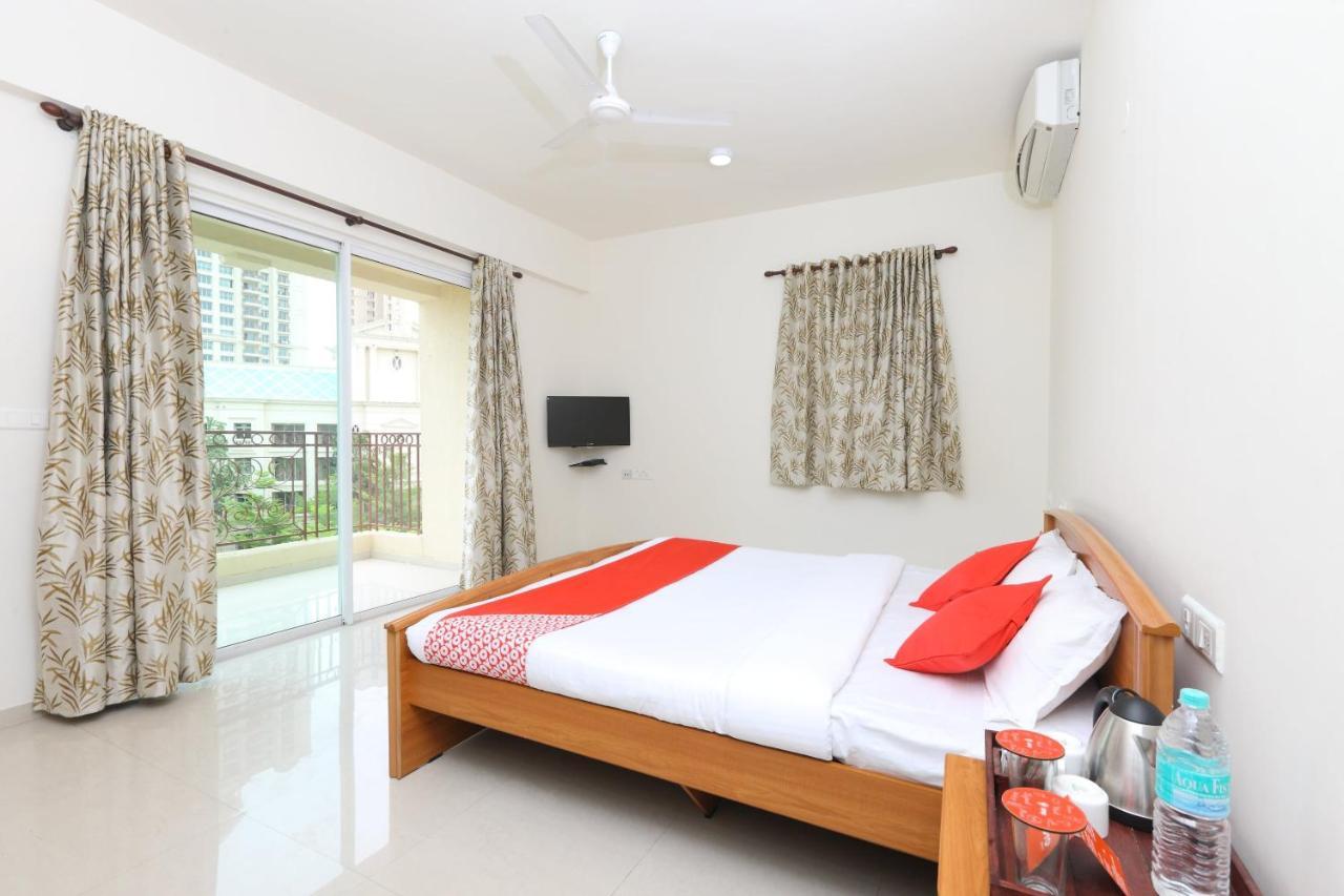 Oyo 6954 The Lawns Oragadam Hotel Luaran gambar