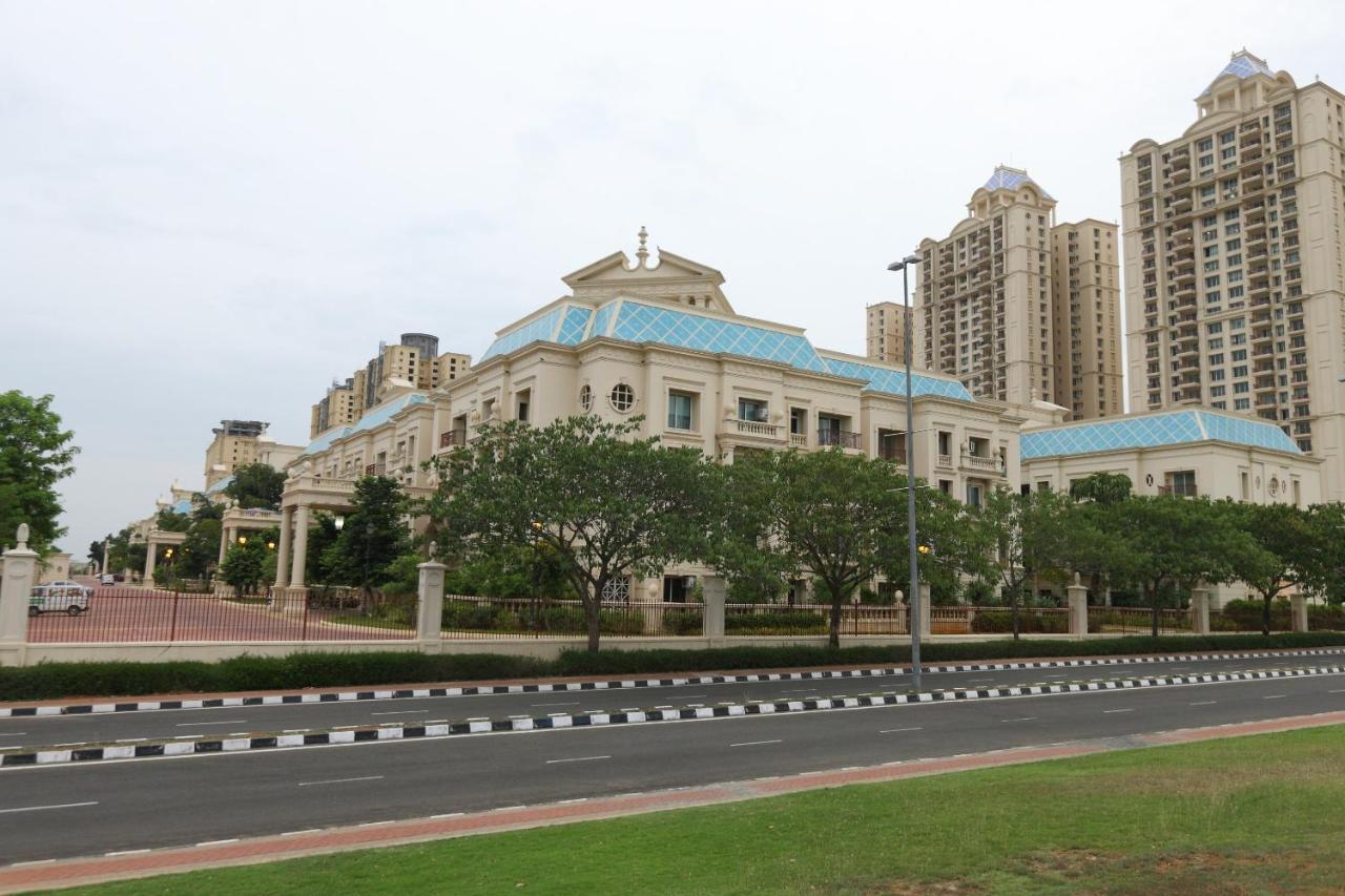 Oyo 6954 The Lawns Oragadam Hotel Luaran gambar